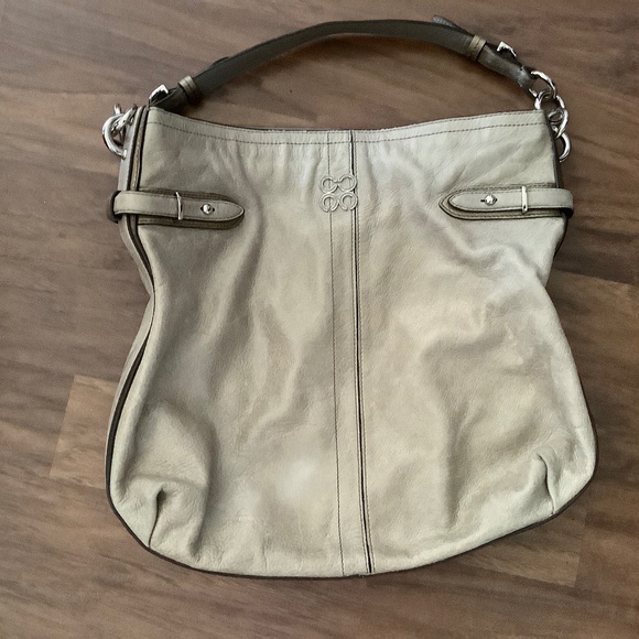 Coach shoulder bag in rich beige leather - Picture 1 of 9